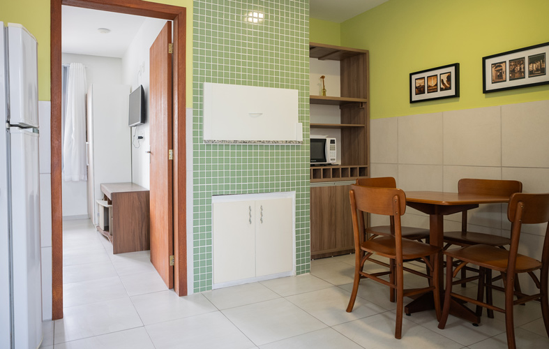 Apartamento com cozinha completa na Pousada Kindermann em Jurerê